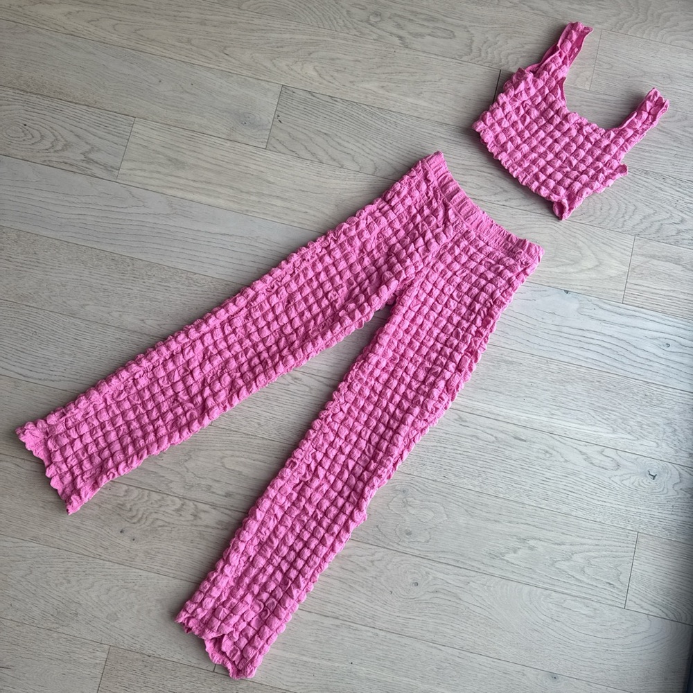 Stretchy Pink ruffle crop top and pant set size small
